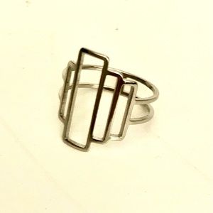 Minimalist Silver toned metal Ring size 7